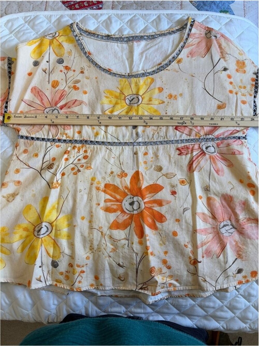 Floral Bohemian Top with Eyelet Trim size xl - Picture 3 of 3
